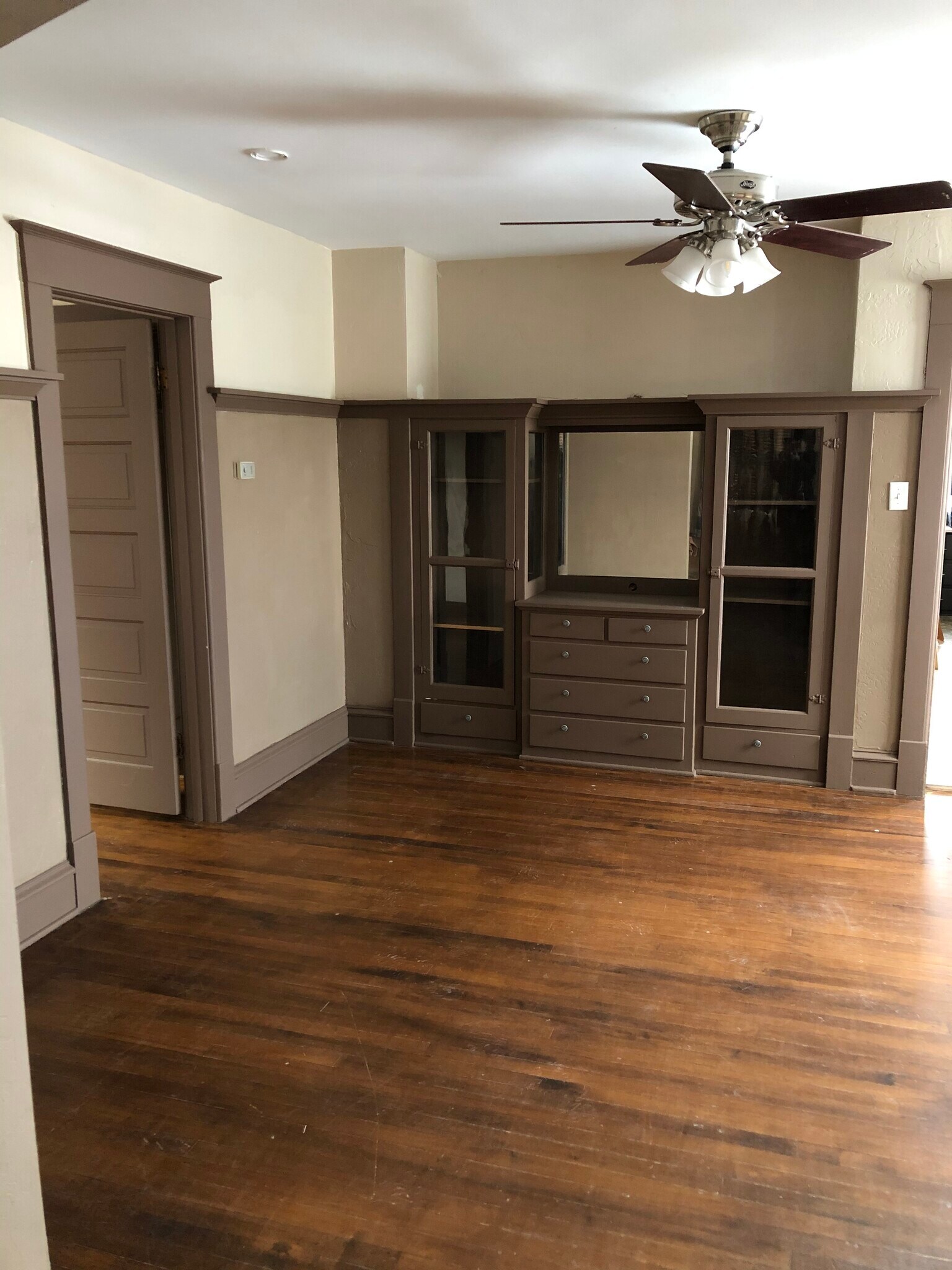 Dinning room to bedroom - 812 Swift Ave