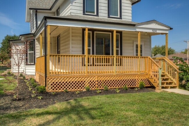 Building Photo - 5 Bedroom 2.5 Bath Midtown Home