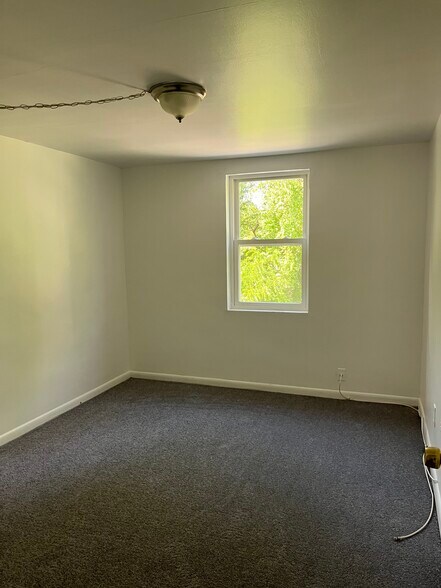 Building Photo - 15 Brighton Village Dr