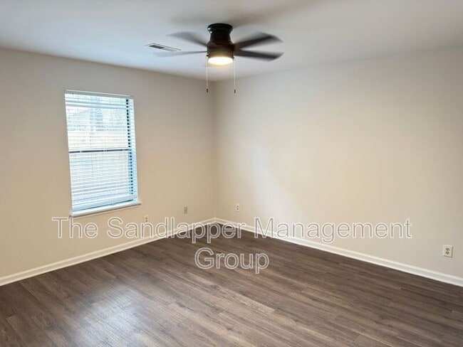 Building Photo - 186 Dorchester Manor Blvd