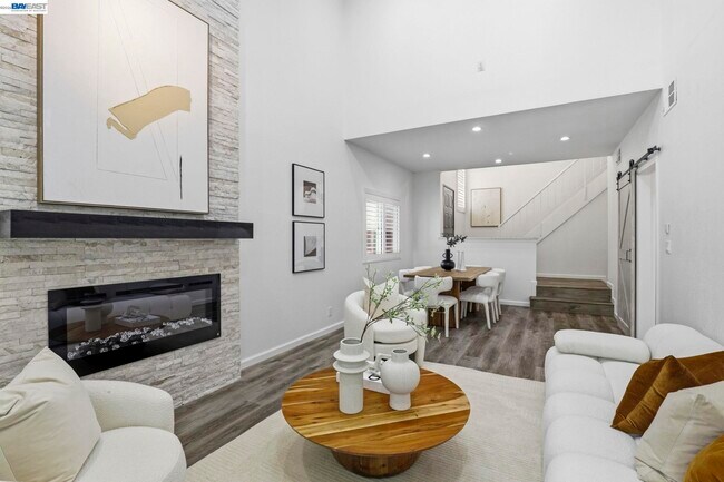 Building Photo - 4773 Ridgewood Dr