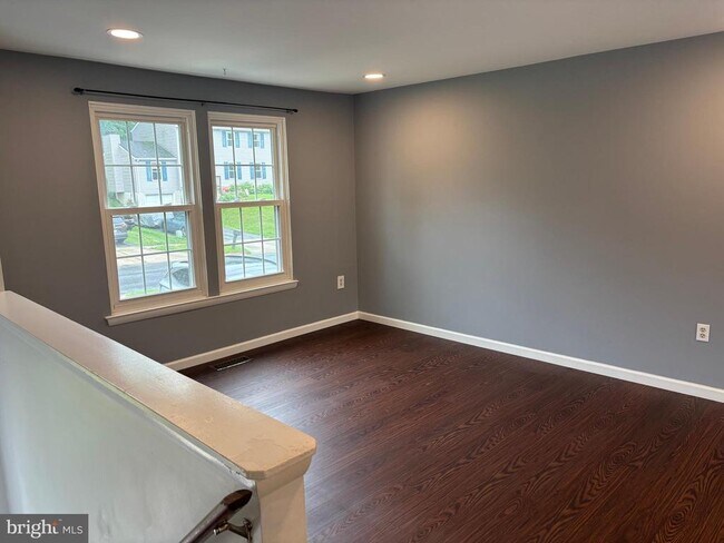 Building Photo - 25936 Largo Ct