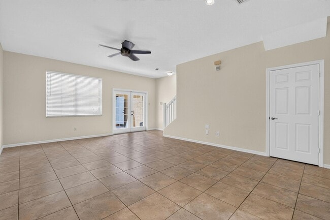 Building Photo - 158 W Thatch Palm Cir