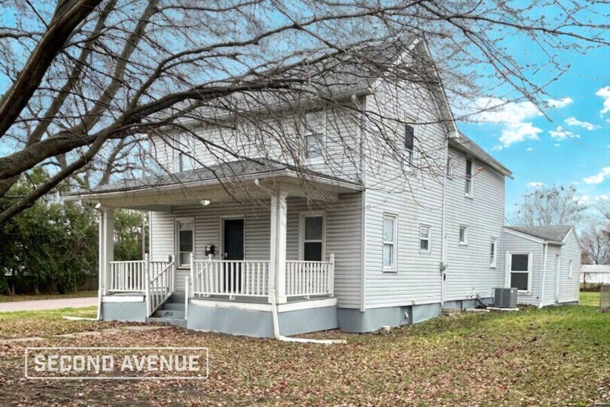 Primary Photo - 972 N Academy St