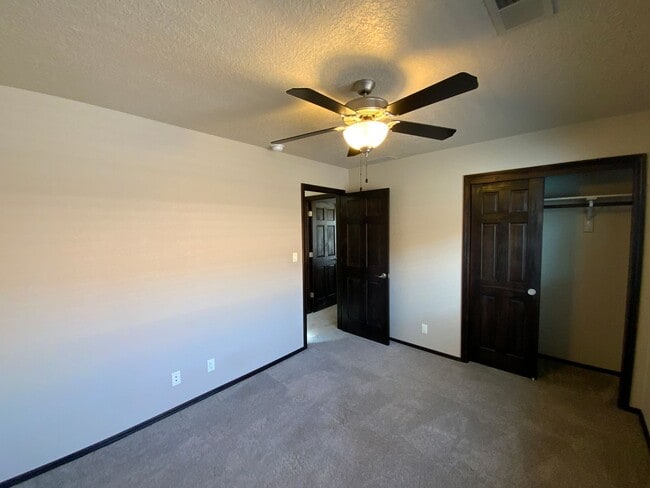 Building Photo - 3 Bedroom Custom Single Story Home Availab...