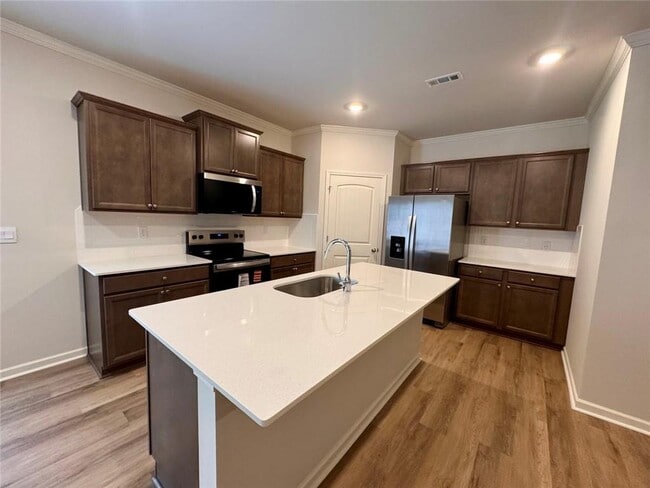Building Photo - 24 Berryville Dr