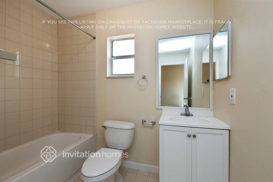 Building Photo - 6572 NW 197th Ln