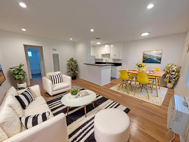 Building Photo - 1328 Gordon St