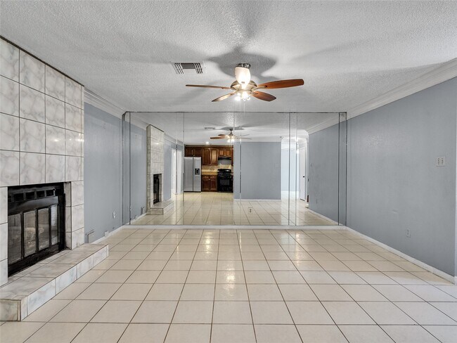 Building Photo - 10919 Pigeonwood Dr