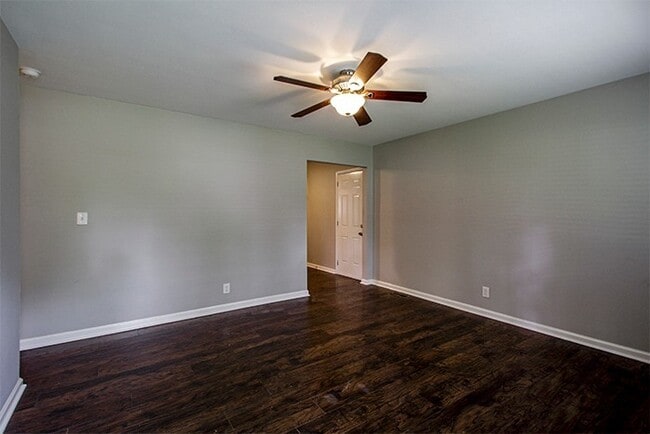 Building Photo - Everything' Is Updated!  4BR, 1BA -  Fully...