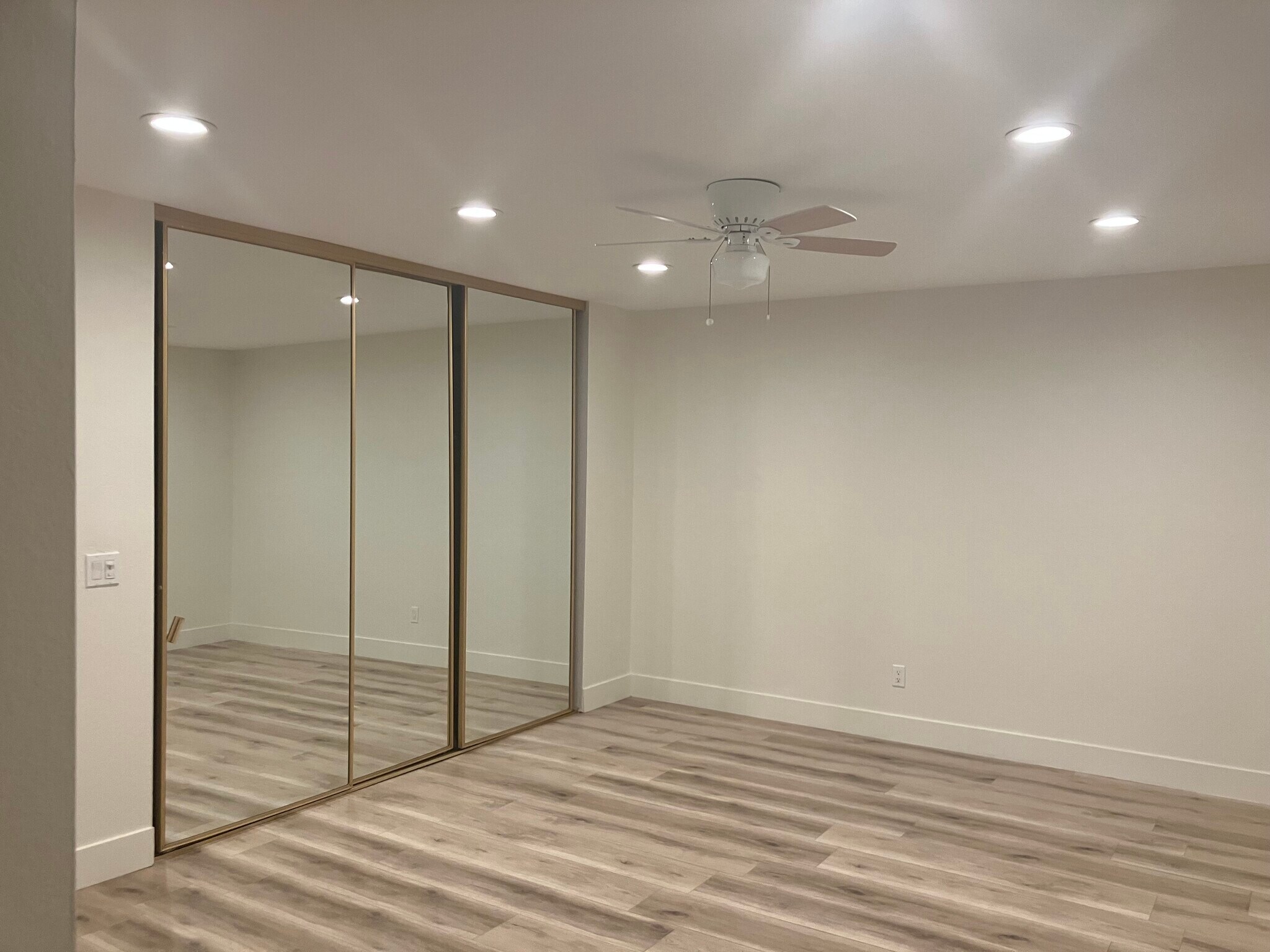 Building Photo - 1910 W Palmyra Ave