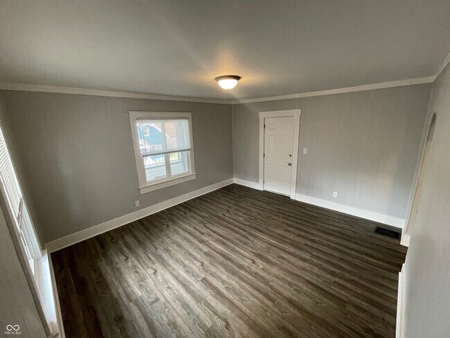 Building Photo - 129 W Hendricks St