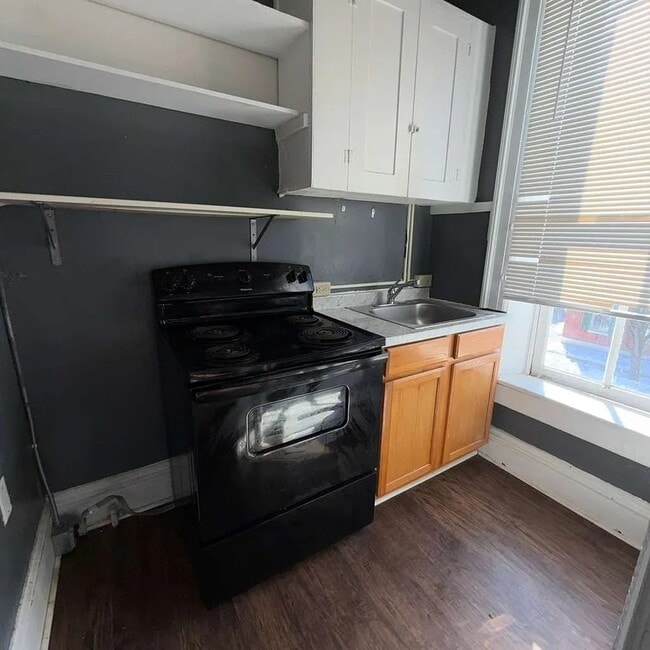 Building Photo - 204 W Martin St