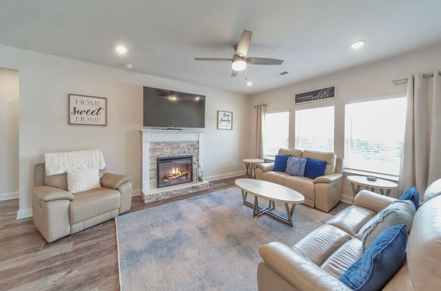 Building Photo - 4022 Arrowleaf Ln