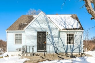 Building Photo - 11512 Hackett St