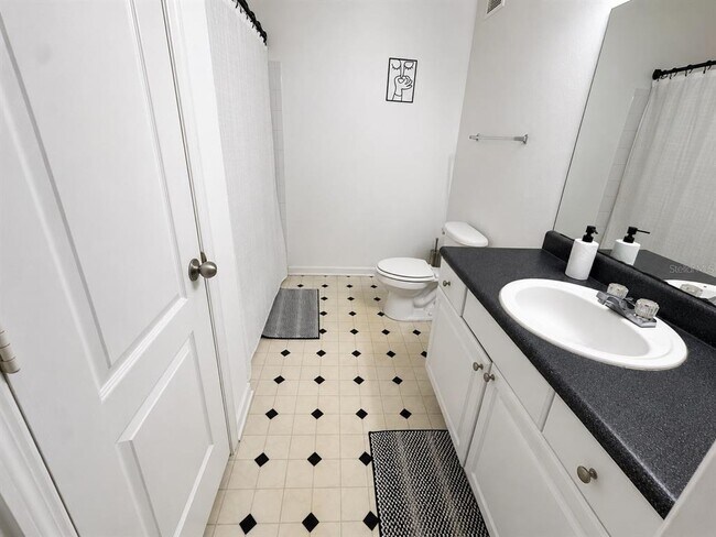 Building Photo - 8848 Villa View Cir