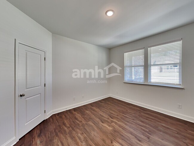 Building Photo - 5263 Blue Mountain Dr