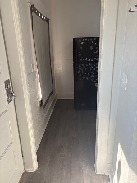 Building Photo - 402 E 43rd Pl