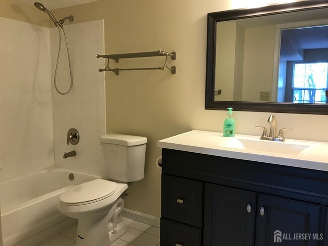 Building Photo - 601 Hampshire Dr