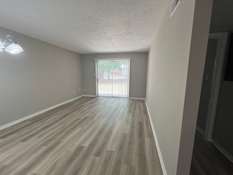 Building Photo - 301 E Second St