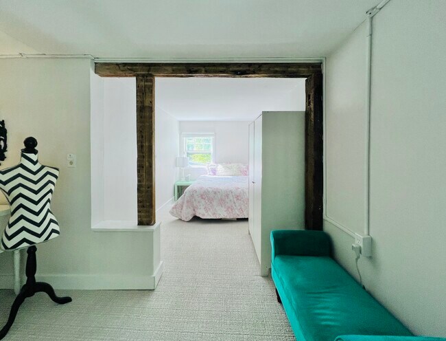 Building Photo - 301 Haviland Rd