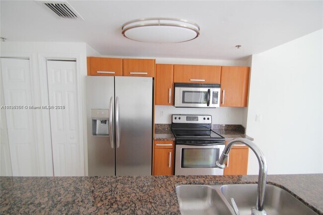 Building Photo - 6362 Collins Ave