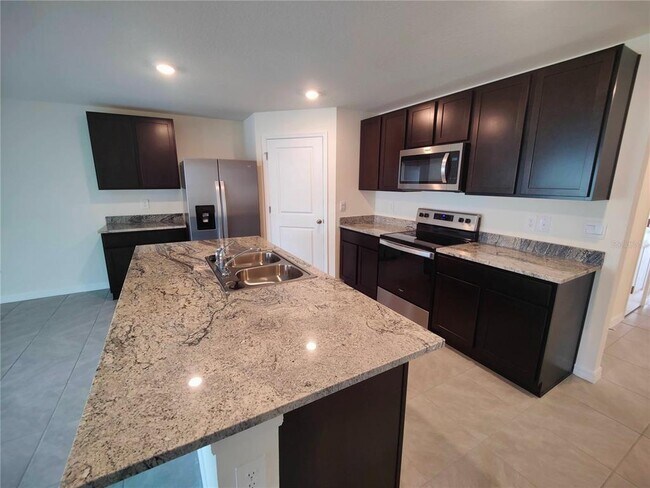 Building Photo - 6939 SE 112th Ln