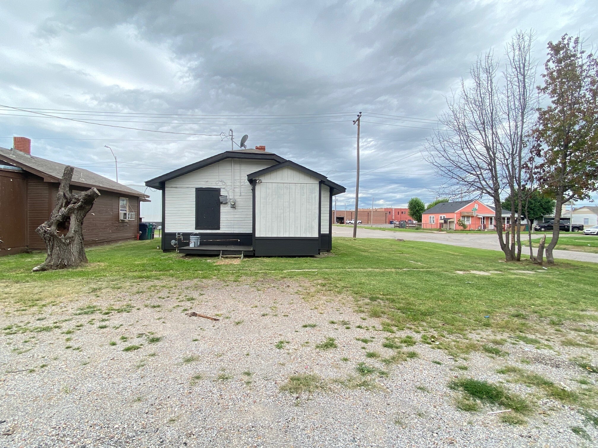Building Photo - 1400 S Youngs Blvd