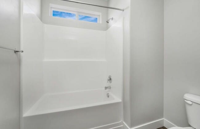 Building Photo - 3 Bedroom/2 Bathroom condo in Vineyard