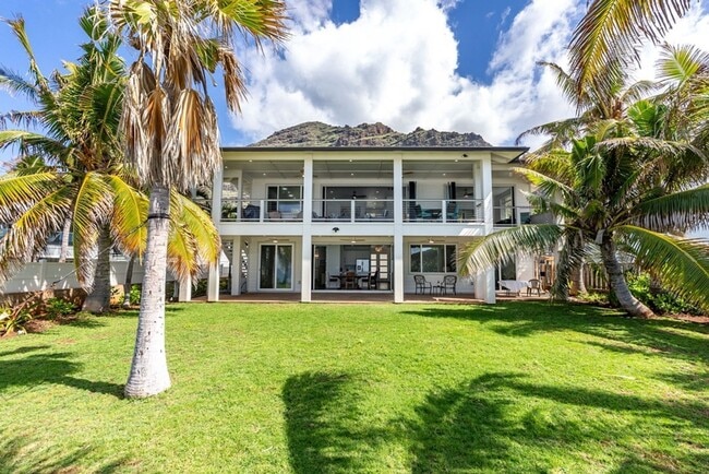 Building Photo - Furnished Luxury Ocean Front Estate in Waianae with Old Hawaii rural setting- 3/5 Luxury, 2 story...