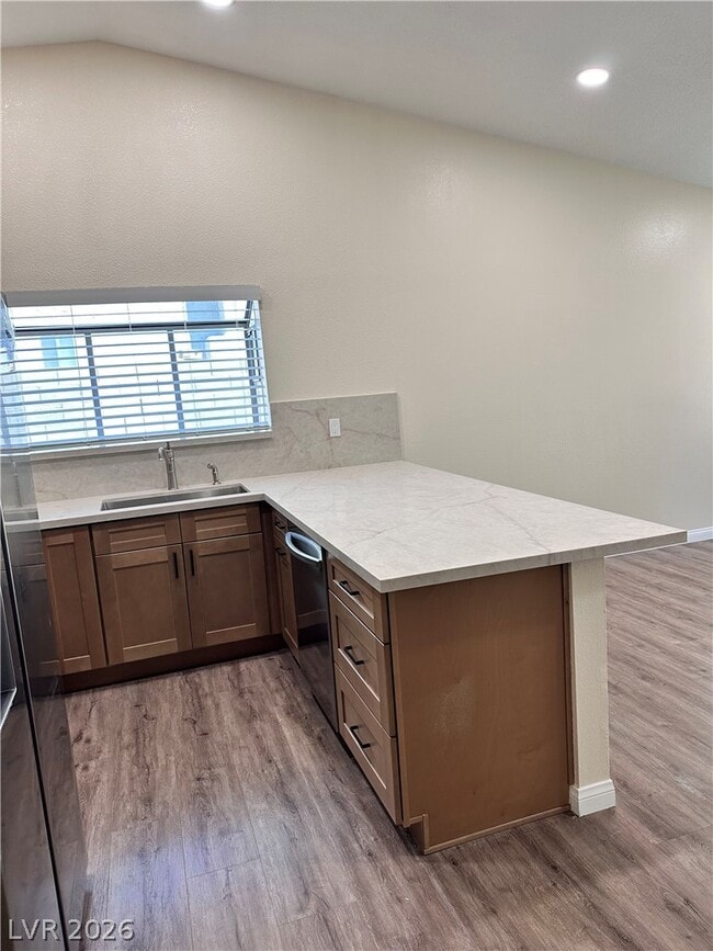 Building Photo - 1700 Rolling Hills Dr