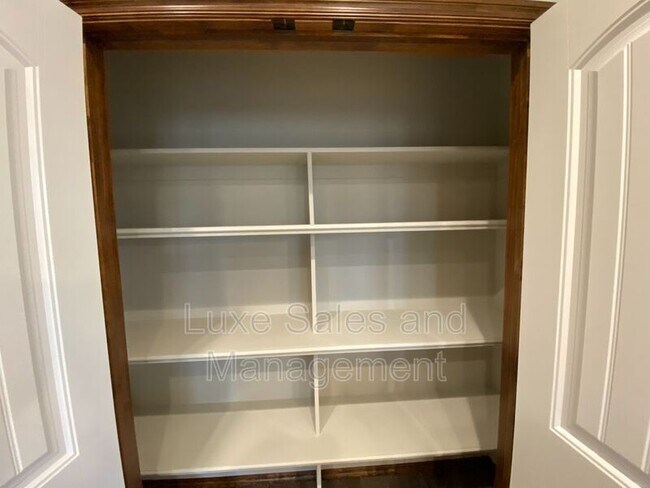 Building Photo - 12817 Double V Dr