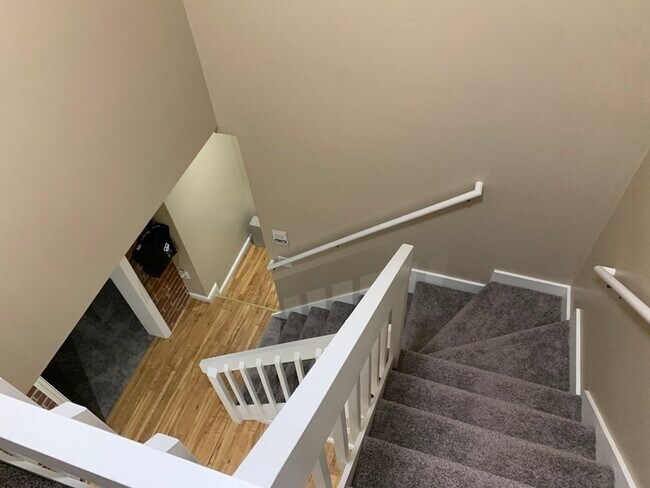 Building Photo - 1098 Stafford St