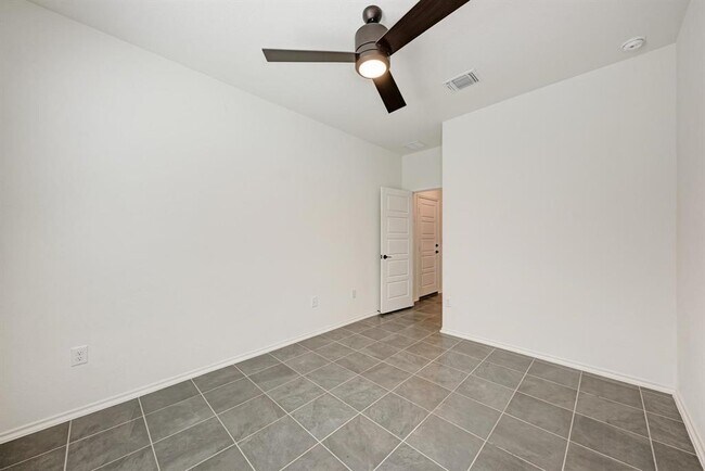 Building Photo - 18600 Golden Eagle Way