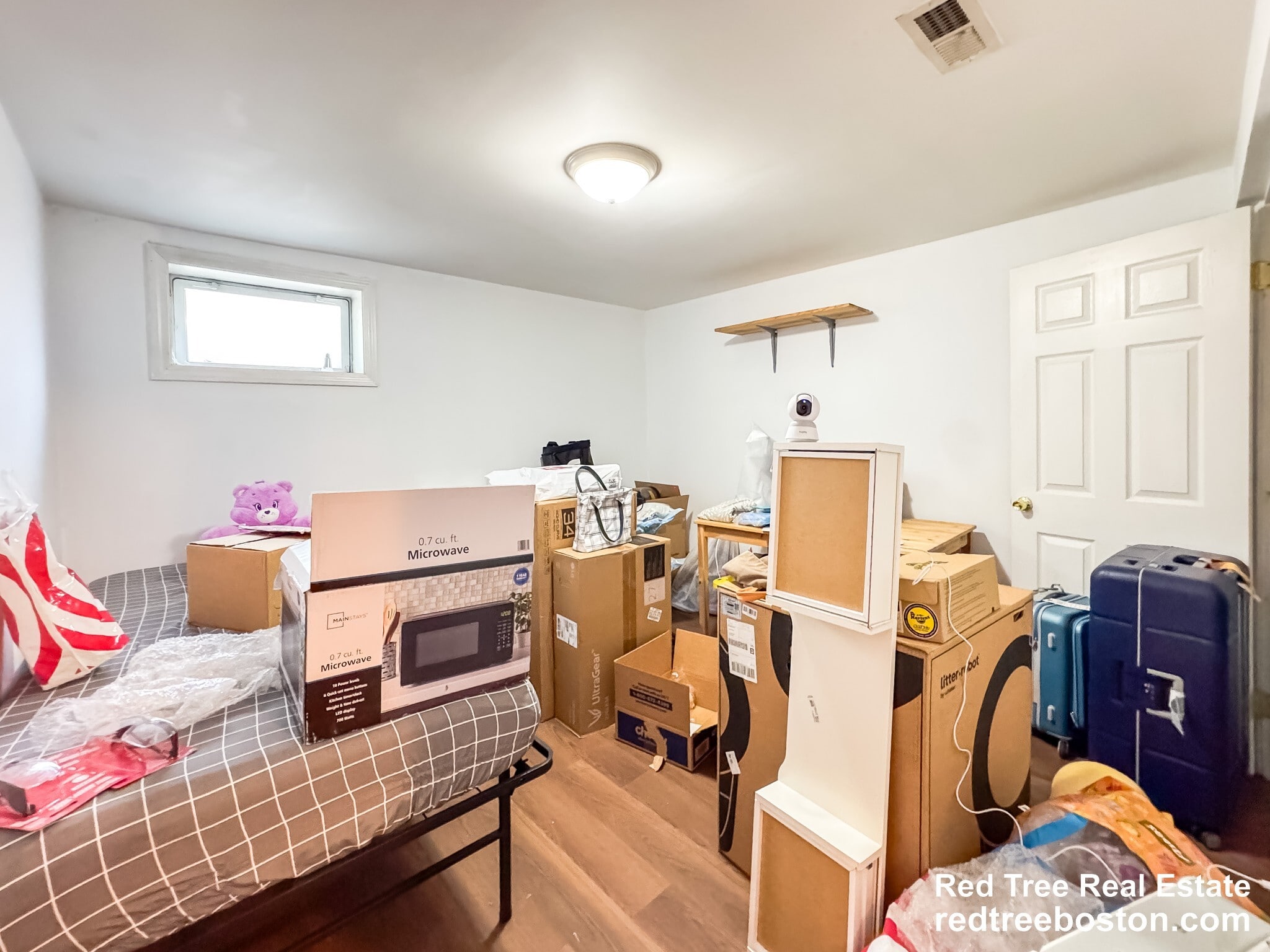 Building Photo - 28 Linden St