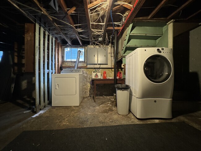 Building Photo - 18 Burgoyne St