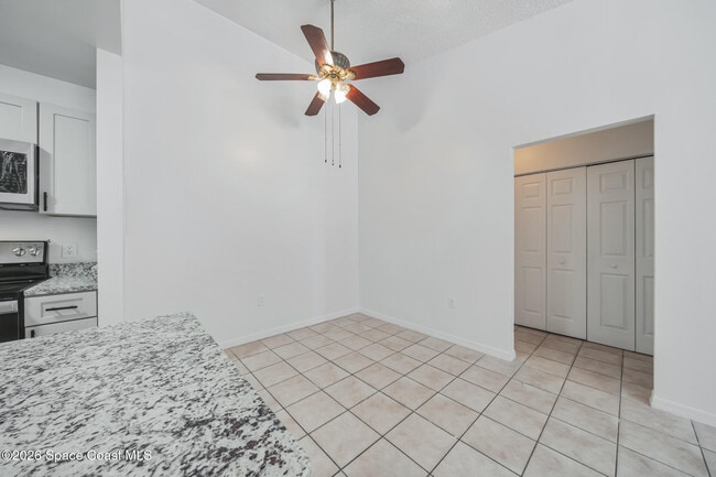 Building Photo - 422 Thor Ave SE