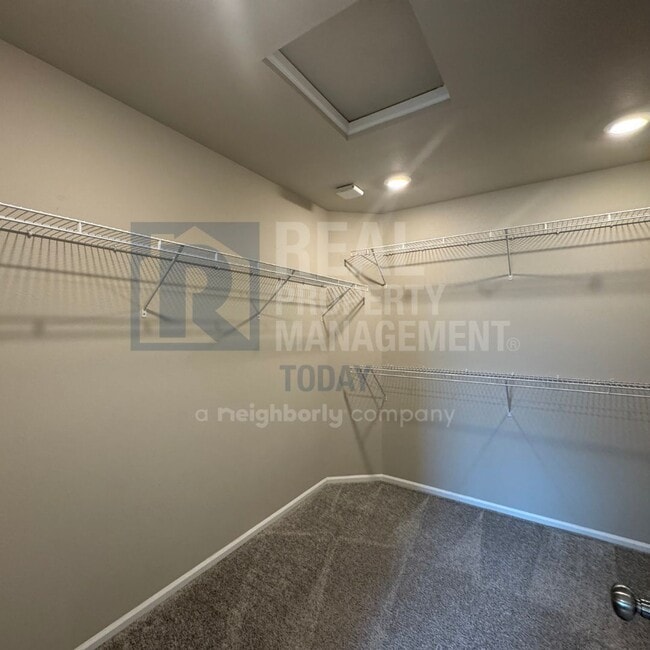 Building Photo - Beautiful Modern 3 Bedroom In Puyallup!!