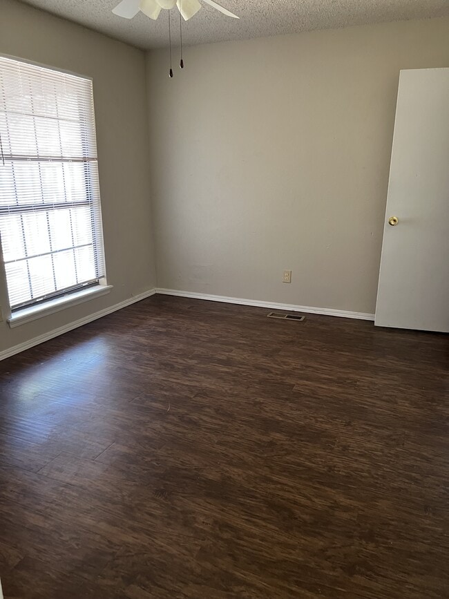 Building Photo - 12602 Abbotts Way
