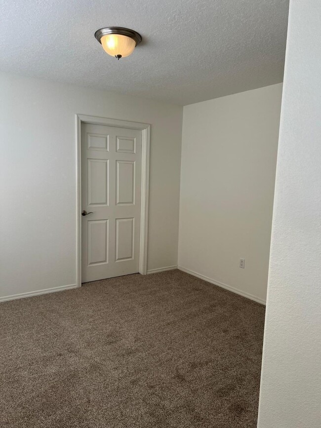 Building Photo - 828 Loma Pinon Loop