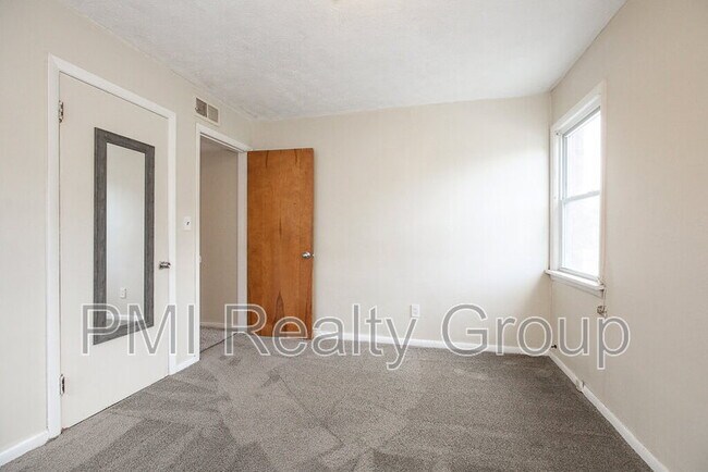 Building Photo - 1520 Coventry Rd