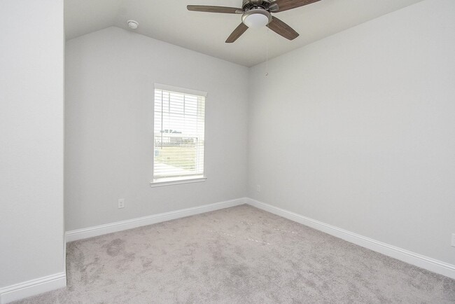 Building Photo - 2323 Birch View Ln