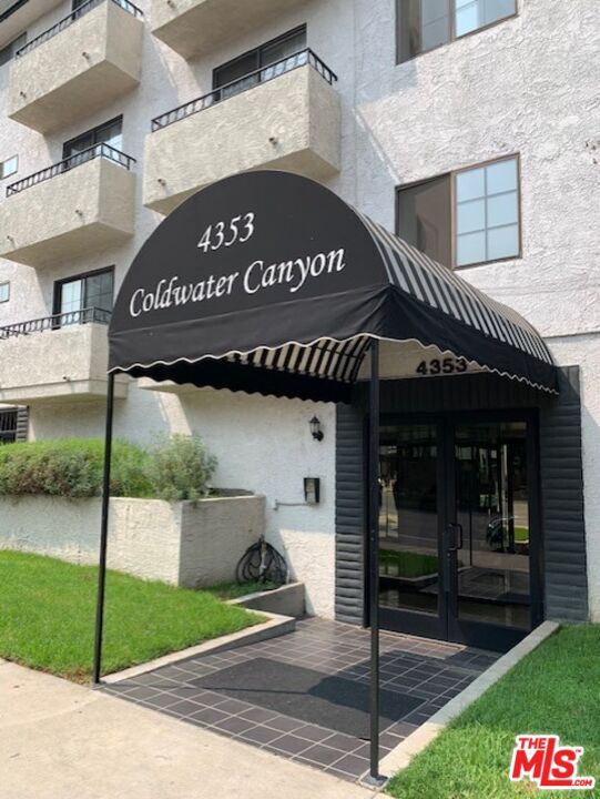 Building Photo - 4353 Coldwater Canyon Ave