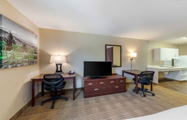 Building Photo - Furnished Studio-Los Angeles - Simi Valley