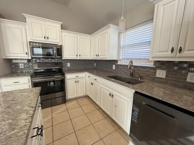 Building Photo - 6053 Laci Ln