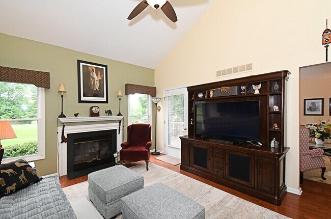 Building Photo - 187 Pinecrest Ln
