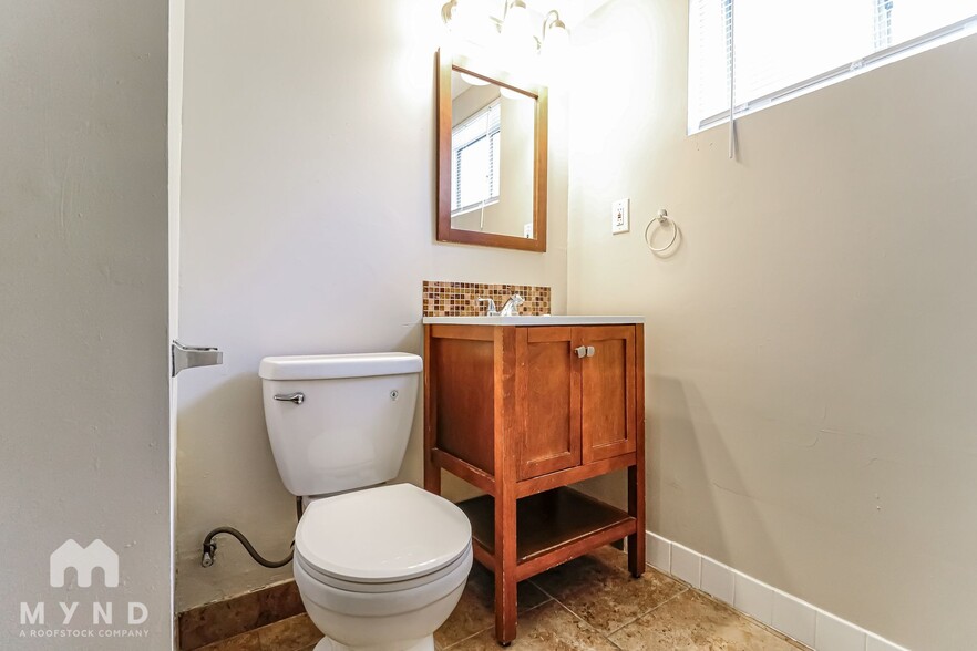 Building Photo - 9548 S 1210 E