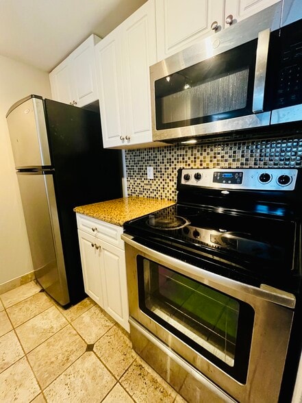 Building Photo - 20 2nd St