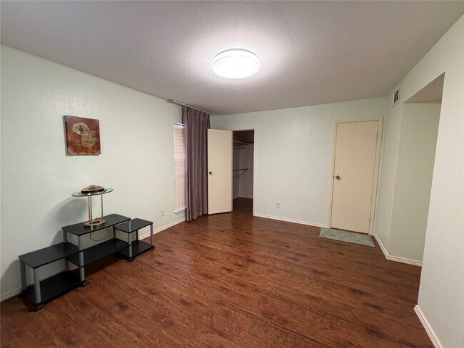 Building Photo - 6602 Harbor Town Dr