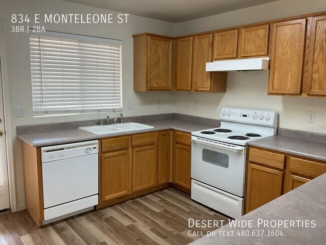 Building Photo - 834 E Monteleone St